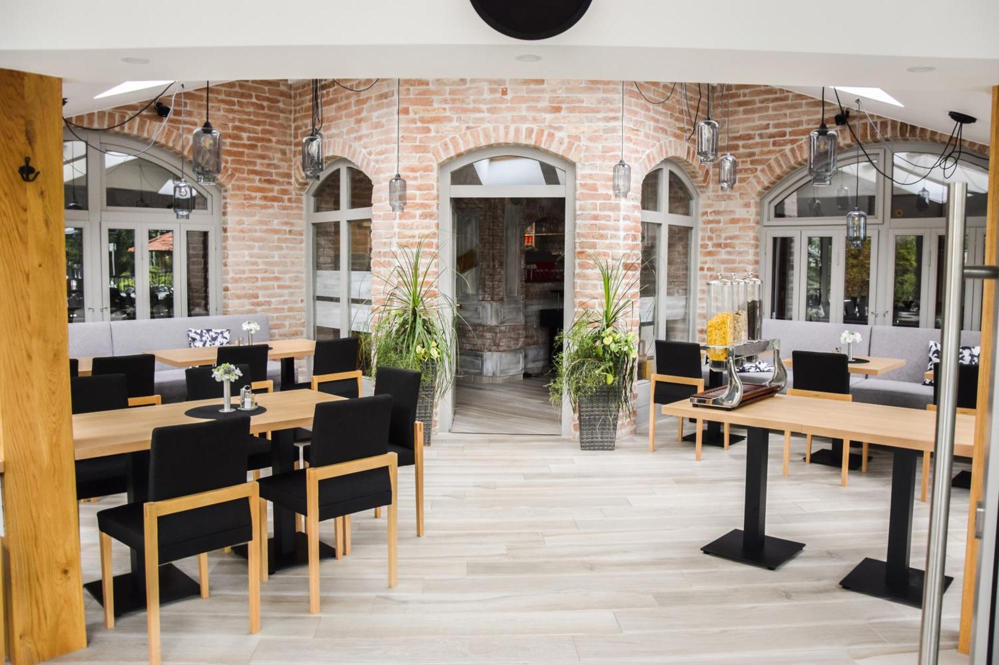 Hotel Csikar Csárda és Panzió Kőszeg Exterior foto